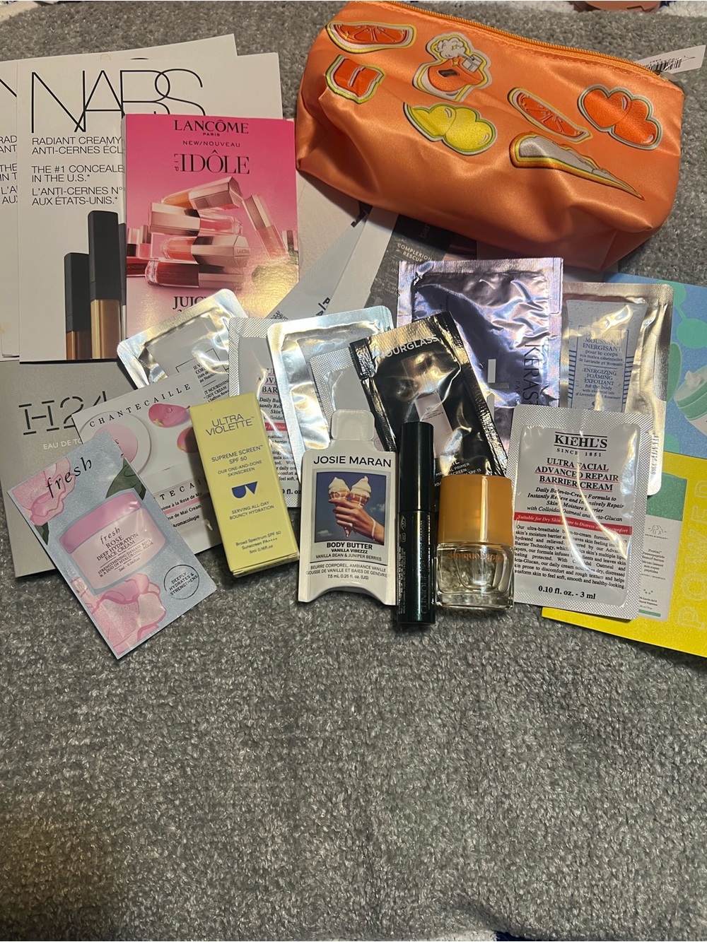 Mixed Women’s Makeup & Skincare Sample Set with Clinique Cosmetic Pouch